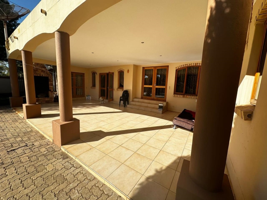 To Let 5 Bedroom Property for Rent in Mmabatho Unit 10 North West